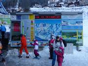 Große Informationstafel an der Talstation