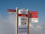 Pistenausschilderung mit Pistenplan in Verbier