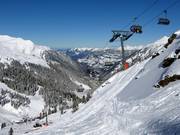 Nova Bahn - 6er Hochgeschwindigkeits-Sesselbahn (kuppelbar) mit Abdeckhauben und Sitzheizung