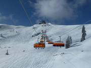 Starjet 3 - 8er Hochgeschwindigkeits-Sesselbahn (kuppelbar) mit Abdeckhauben und Sitzheizung