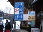 Informationstafeln an der Talstation