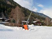 Lanzenbeschneiung im Tal an der Savoy Piste