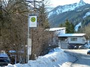 Der Bus hält direkt am Skigebiet