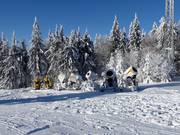 Die Schneekanonen warten auf den nächsten Einsatz