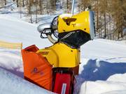 Moderne Schneekanone an der Abfahrt Ubac