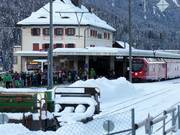 Bahnhof der Rhätischen Bahn in Scuol