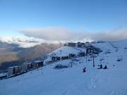 Blick auf die Unterkünfte Pla d'Adet