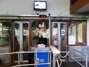 Informationen am Eingang zur Skihalle