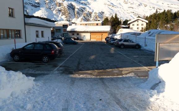 Bregaglia Engadin: Anfahrt in Skigebiete und Parken an Skigebieten – Anfahrt, Parken Aela – Maloja