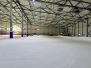 Eigener Anfängerbereich mit Seillift im Talbereich der Skihalle