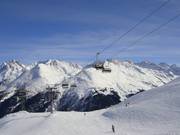 Osthangbahn - 4er Hochgeschwindigkeits-Sesselbahn (kuppelbar) mit Abdeckhauben