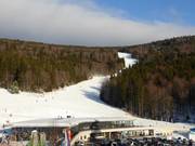 Die Hochwaldabfahrt endet direkt an der Skiareana Hochficht