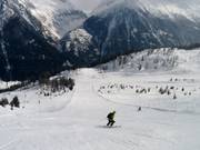 Schwere Piste im Skigebiet