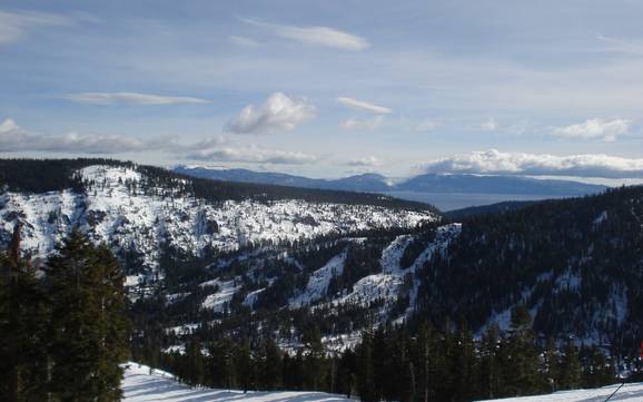 Größtes Skigebiet in der Sierra Nevada (US) – Skigebiet Palisades Tahoe