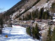 Blick auf die Unterkünfte in Pampeago