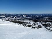 Blick über die Pisten am Skihytta Ekspress