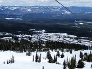 Blick auf die Unterkünfte im Big White Village Centre
