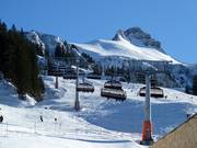 Rossstellebahn - 8er Hochgeschwindigkeits-Sesselbahn (kuppelbar) mit Abdeckhauben und Sitzheizung