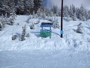 Ausschilderung im Skigebiet Fairmont Hot Springs