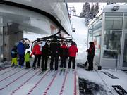 Das Personal ist beim Einstieg präsent