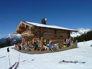 Berghütte Holzknechtstub an der Abfahrt 30 zur Sinalco-Bahn