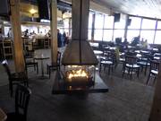 Le Quatre-Foyers Bar in der Main Lodge