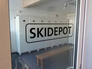 Gepflegtes Skidepot Talstation Ossi-Reichert-Bahn