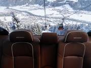 Mit der VIP-Gondel geht es hinauf in das Skigebiet Hochzillertal