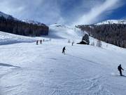 Herrlich breite Mitterhausabfahrt auf der Planai