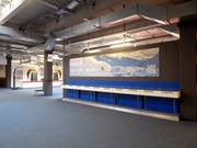 Gepflegter Eingangsbereich bei der Skihalle