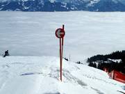 Pistenmarkierung im Skigebiet Bolsterlang