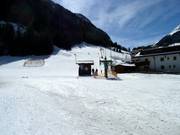 Blick auf den Dorflift in Feichten