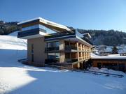 Der Penzinghof liegt in Oberndorf direkt an der Talstation