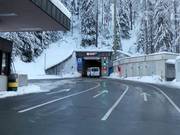 Einfahrt zum Munt La Schera Tunnel von der Schweiz