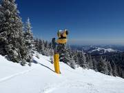 Leistungsfähige Schneekanone im Skigebiet Kopaonik