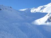 Spuren im Tiefschnee