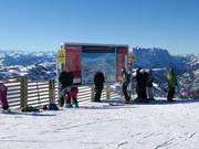 Informationstafel auf der Steinplatte