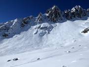 Tiefschneehänge am Schlepplift Dadens