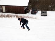 Hier wird noch mit Muskelkraft präpariert.