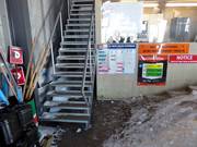 Betriebsinformationen am höchsten Punkt im Skigebiet Tūroa