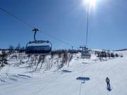 Kikutheisen Express - 6er Hochgeschwindigkeits-Sesselbahn (kuppelbar) mit Abdeckhauben