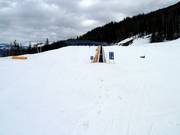 Förderband und Übungspiste Little Bit an der Mittelstation