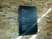 Ausschilderung am Eingang zur Skihalle