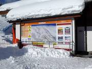 Große Informationstafel an der Talstation