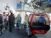 Das Personal ist am Einstieg präsent und hilft wenn nötig