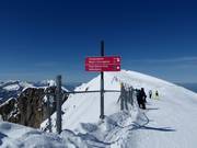 Pistenausschilderung im Skigebiet Stoos