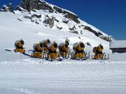 Die Schneekanonen warten auf den nächsten Einsatz
