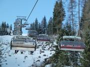Starjet 1 - 6er Hochgeschwindigkeits-Sesselbahn (kuppelbar) mit Abdeckhauben