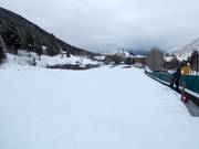 Übungshang mit Förderband an der Talstation