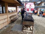 An der Talstation wird gegrillt